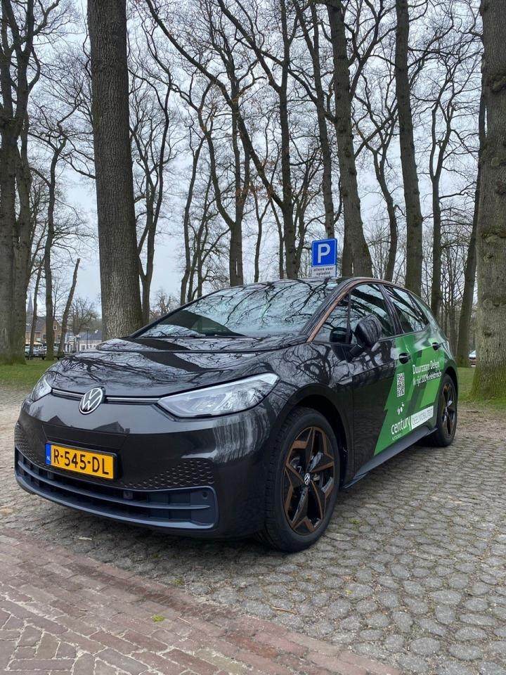 elektrische volkswagen op parkeerplaats Brink Zuidlaren