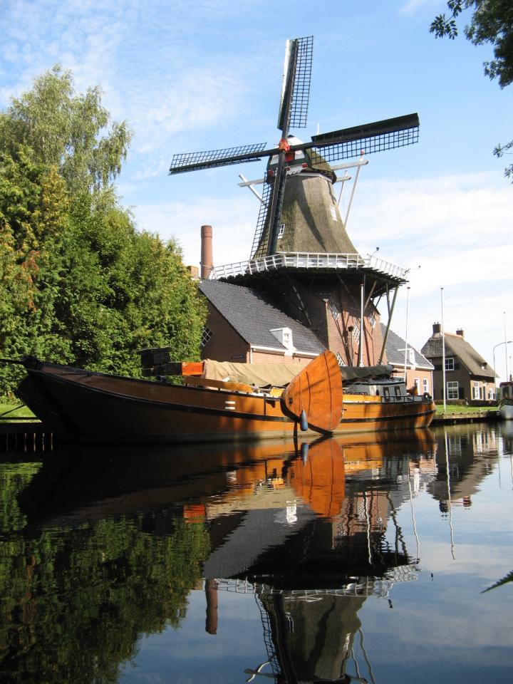 Museum de wachter vanuit het water gefotografeerd