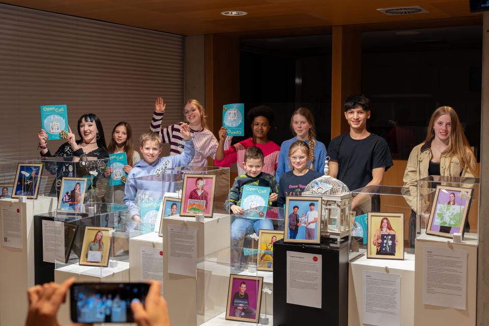 jongeren open call op foto bij hun expositie